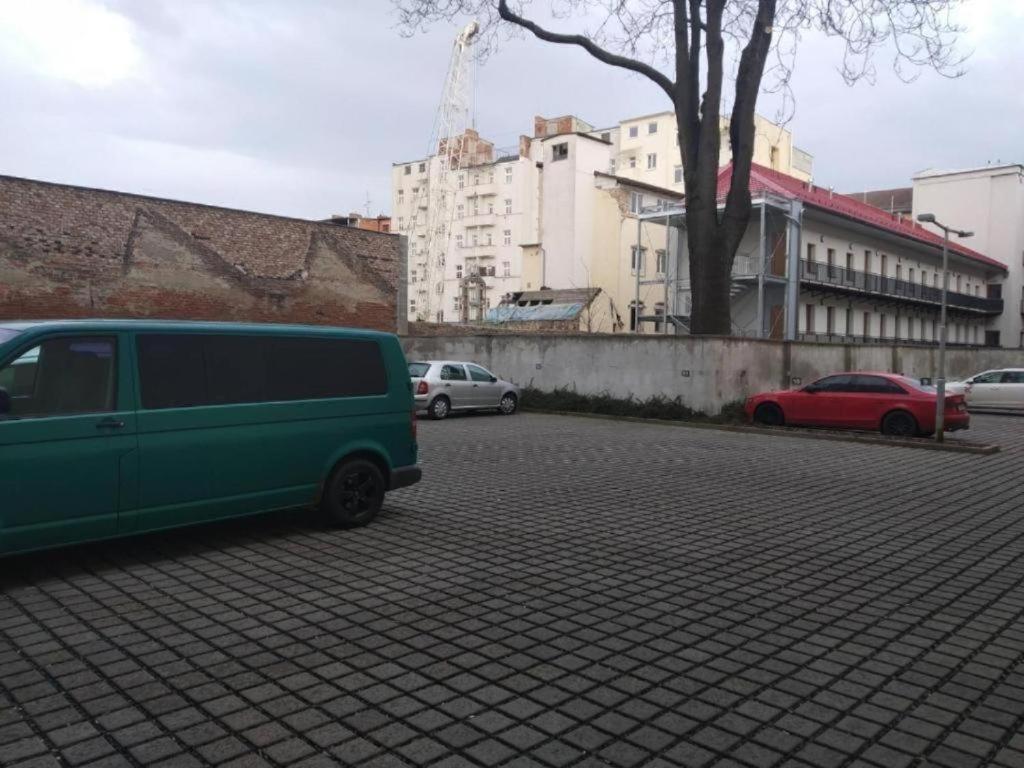 Apartments Near The Center With Privat Parking Brno Exterior foto